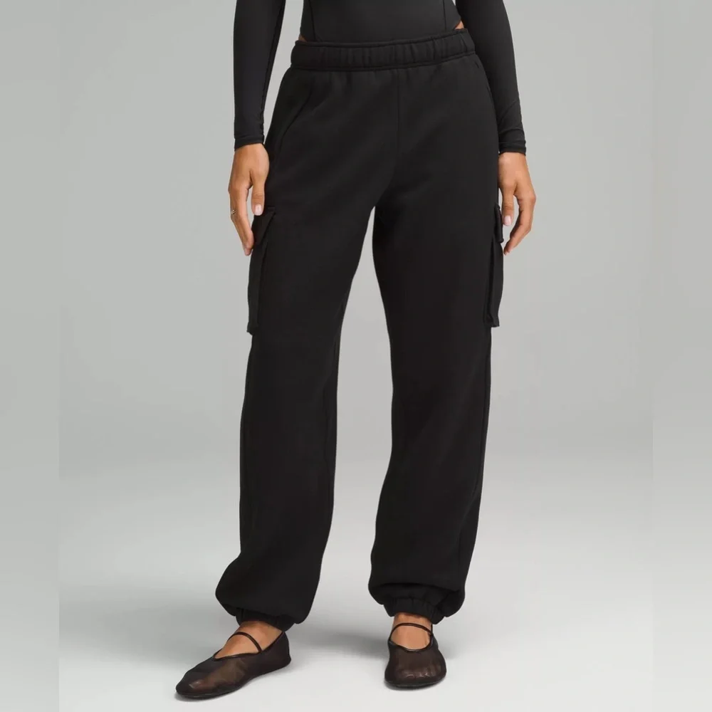 Lululemon Scuba Mid-Rise Oversized Cargo Jogger Small